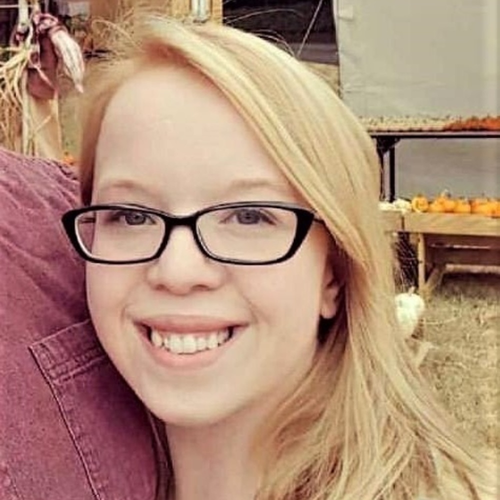 Meet your Posher, Hannah